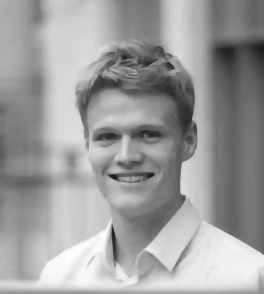 Portrætfoto af Lauge Koch-Klarskov, Ledende Ekspert i Sikkerhed & Compliance hos Adminity.
